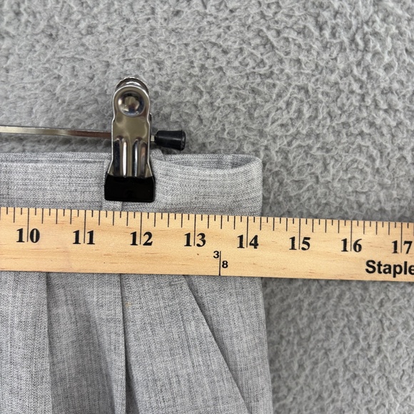 Abercrombie & Fitch Tailored Pleated High-Rise Shorts Gray Size 25 - Picture 6 of 10